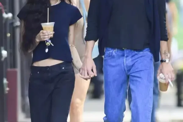 Harry Styles & Zoe Kravitz in ‘Love’? Rumor pairs are reportedly taking a big step in their relationship this summer