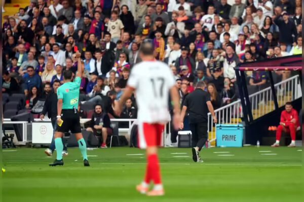 La Liga: Barcelona Edges Past Girona in Injury Time; Hansi Flick to Miss El Clasico Following Dismissal | Football News