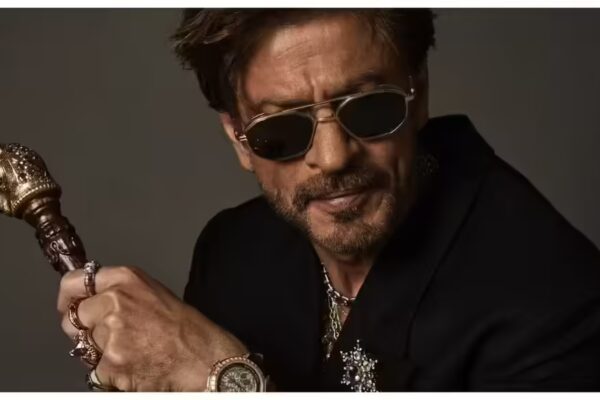 Shah Rukh Khan shares heartfelt Diwali wishes with fans: “Wishing you the blessings of Goddess Lakshmi for wealth and joy.”