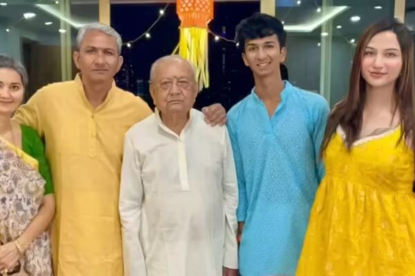 300,000 and Growing! Anaya and Her Father Sanjay Bangar Appear Together for the First Time Since Her Transformation; Photo Goes Viral | From the Field News